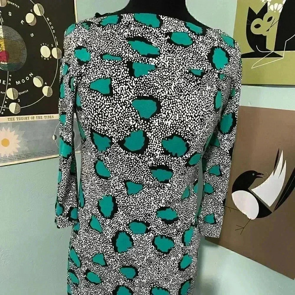 Diane von Furstenberg stretch, abstract cloud, body con dress, 2 - Picture 2 of 8